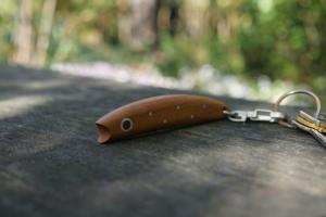 Porte-clefs artisanal (cerisier)