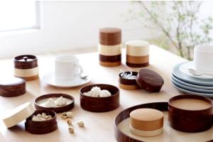 Boîte à thé en quatre essences de bois (noyer) 